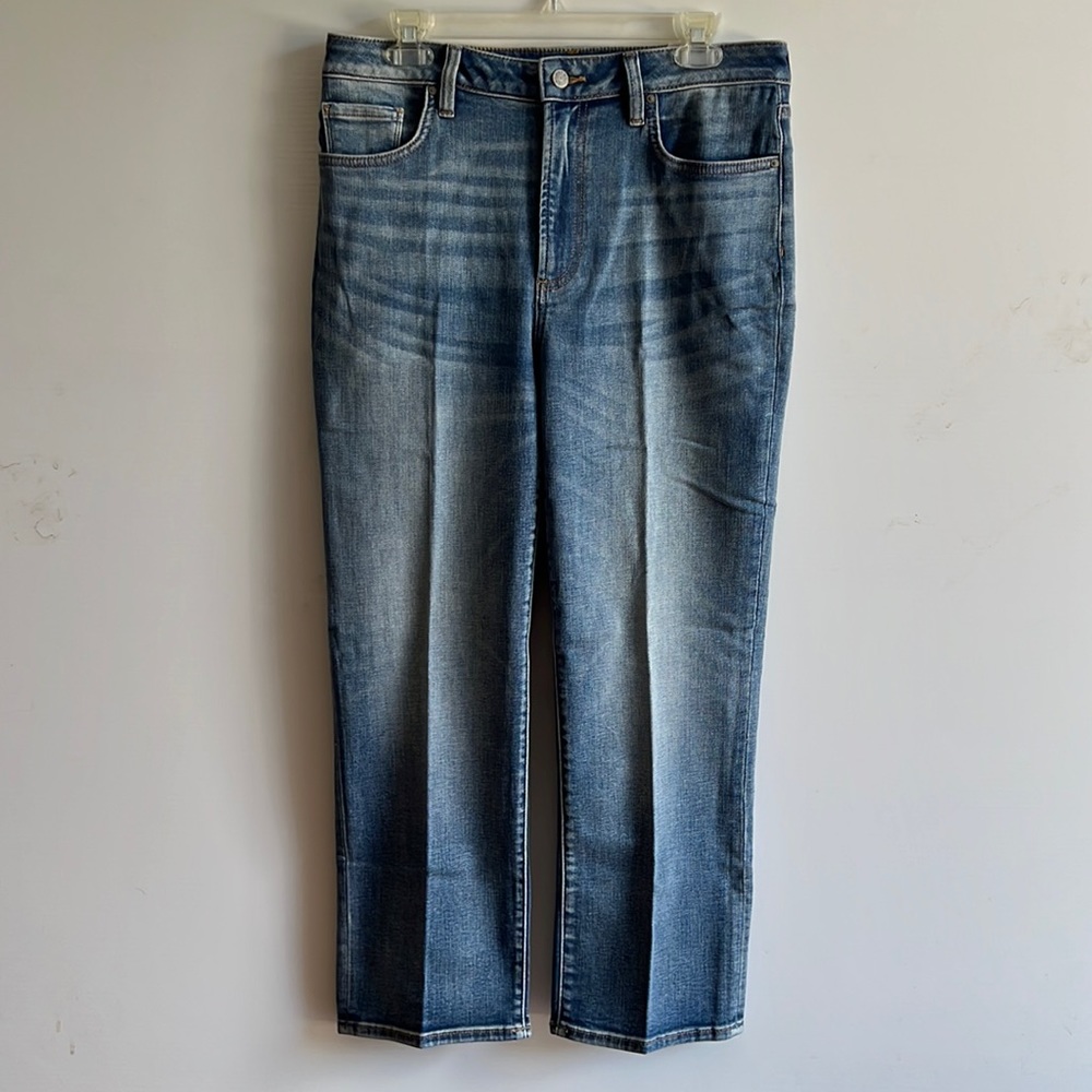 NWT Chico’s size 1.5R (8/10) high rise, straight crop blue jeans